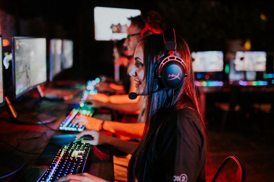 Mùa giải LAN offline và nhu cầu lưu trú của cộng đồng game thủ